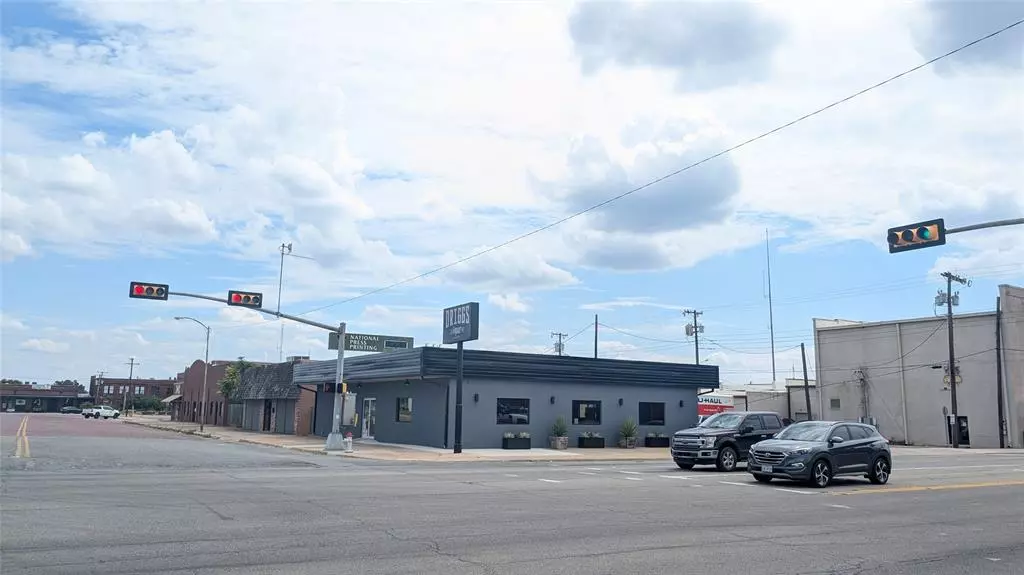 130 W Woodard Street, Denison, TX 75020