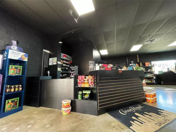 Denison, TX 75020,130 W Woodard Street