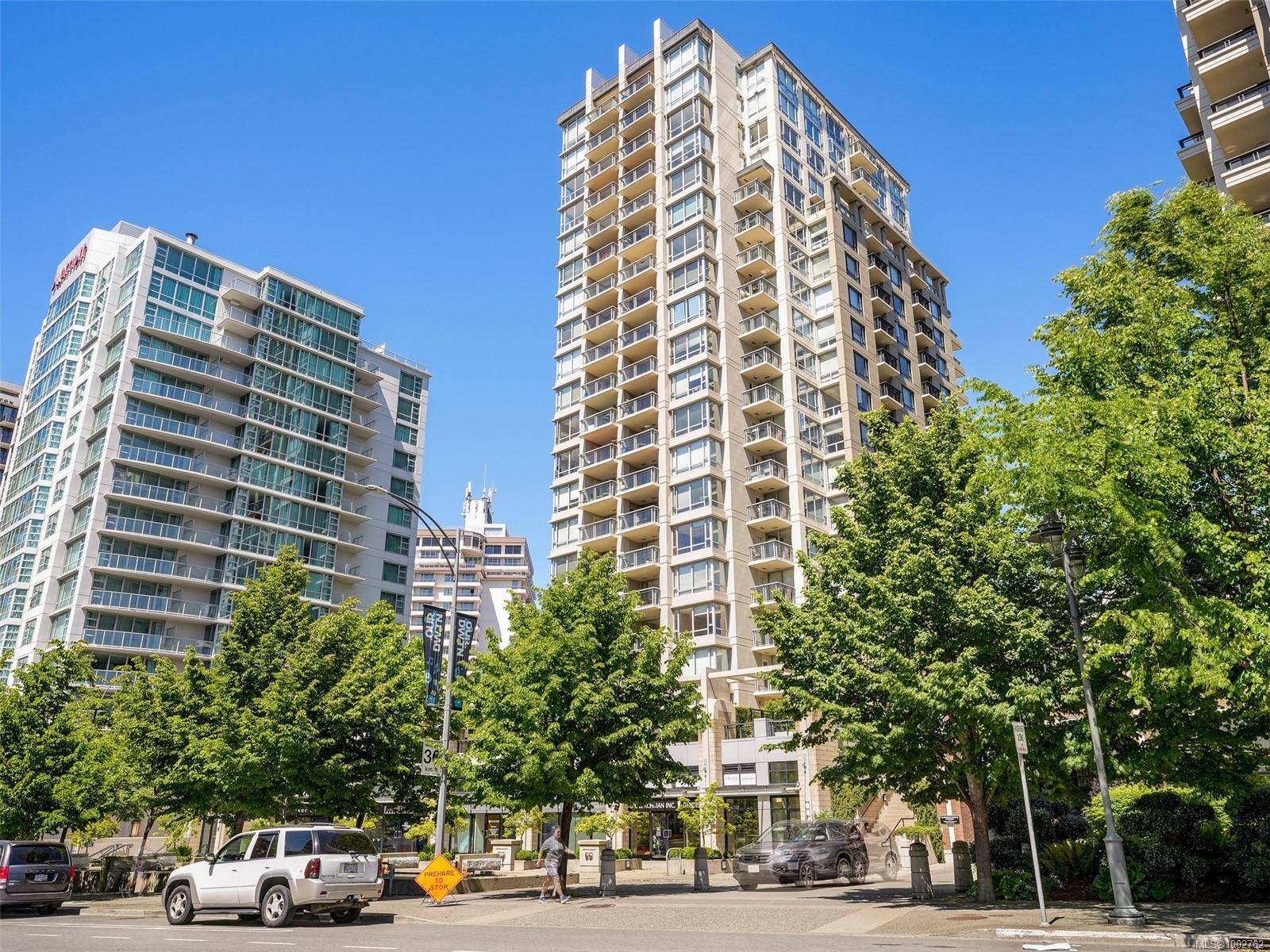 751 Fairfield Rd #608,  Victoria,  BC V8W 4A4