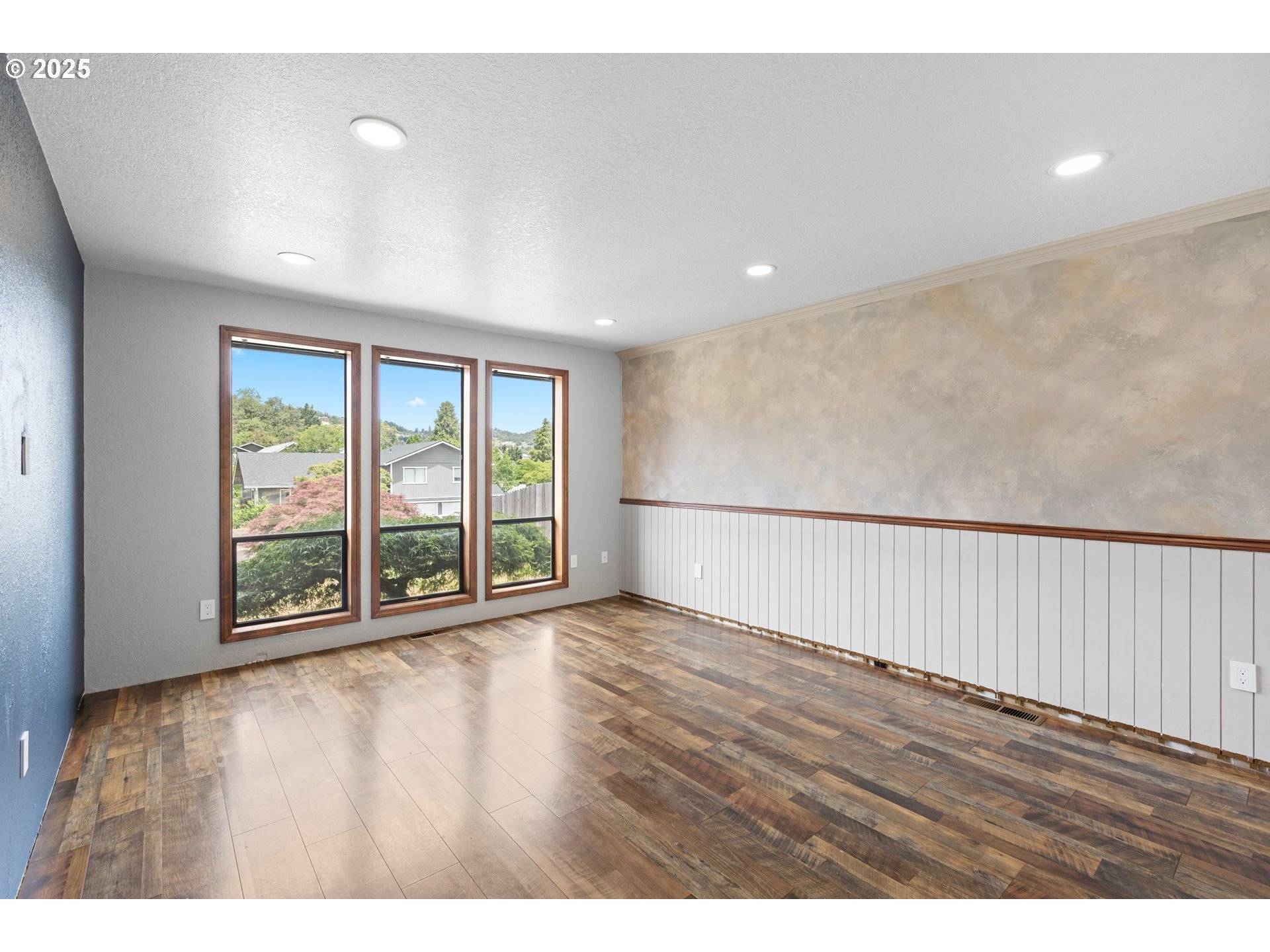 Roseburg, OR 97471,2445 LOMA VISTA DR