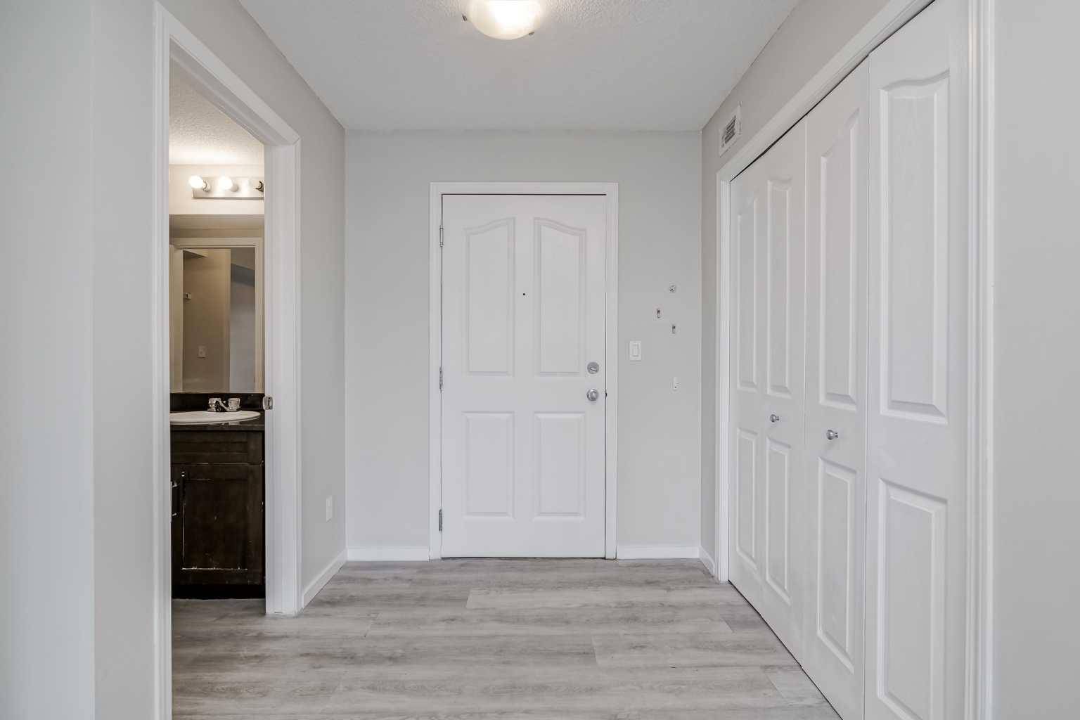 Calgary, AB T3J 0M1,355 Taralake WAY NE #208