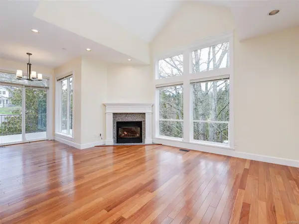 Colwood, BC V9C 0C5,551 Bezanton Way #4