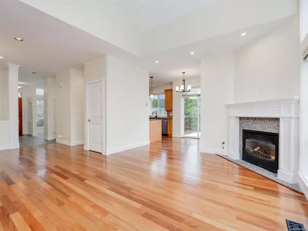 Colwood, BC V9C 0C5,551 Bezanton Way #4