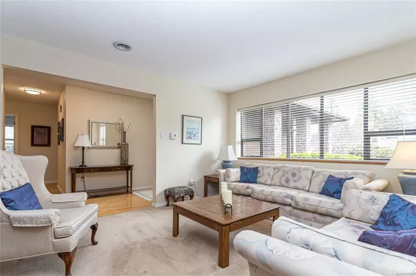 Qualicum Beach, BC V9K 1E3,542 Eaglecrest Dr