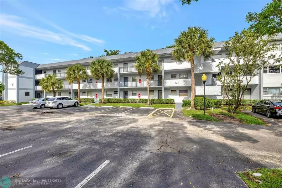 8380 Sands Point Blvd #J306, Tamarac, FL 33321