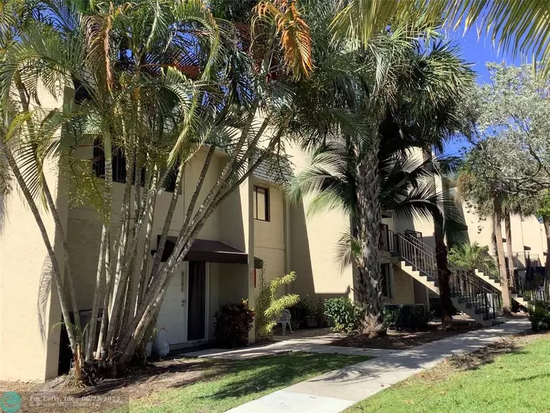 65 Deer Creek Rd #102, Deerfield Beach, FL 33442