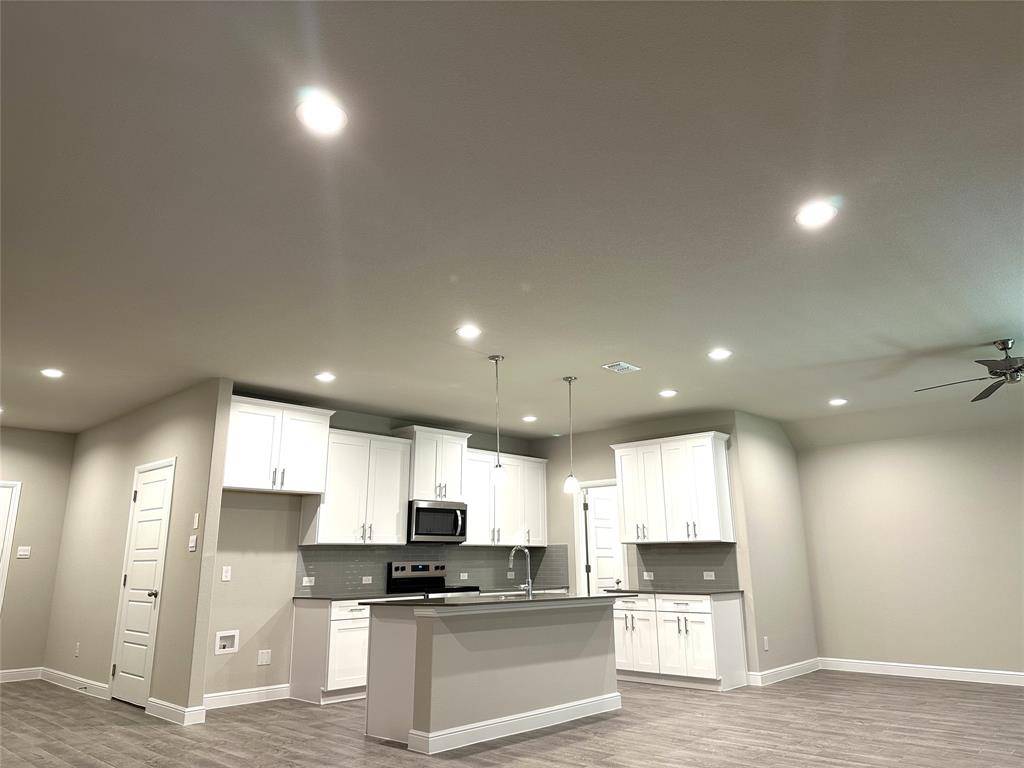 Mansfield, TX 76063,211 Tristan Street