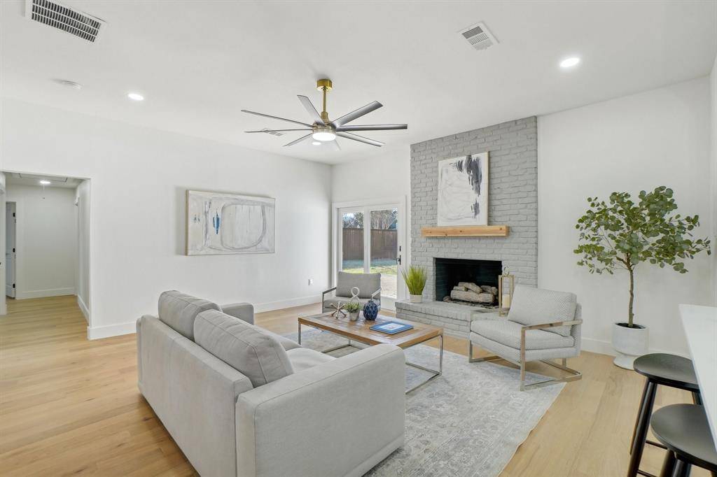 Dallas, TX 75248,7206 Clearhaven Drive