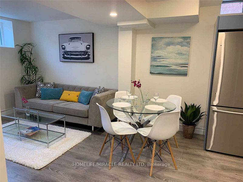Mississauga, ON L5N 6S7,3966 Worthview PL
