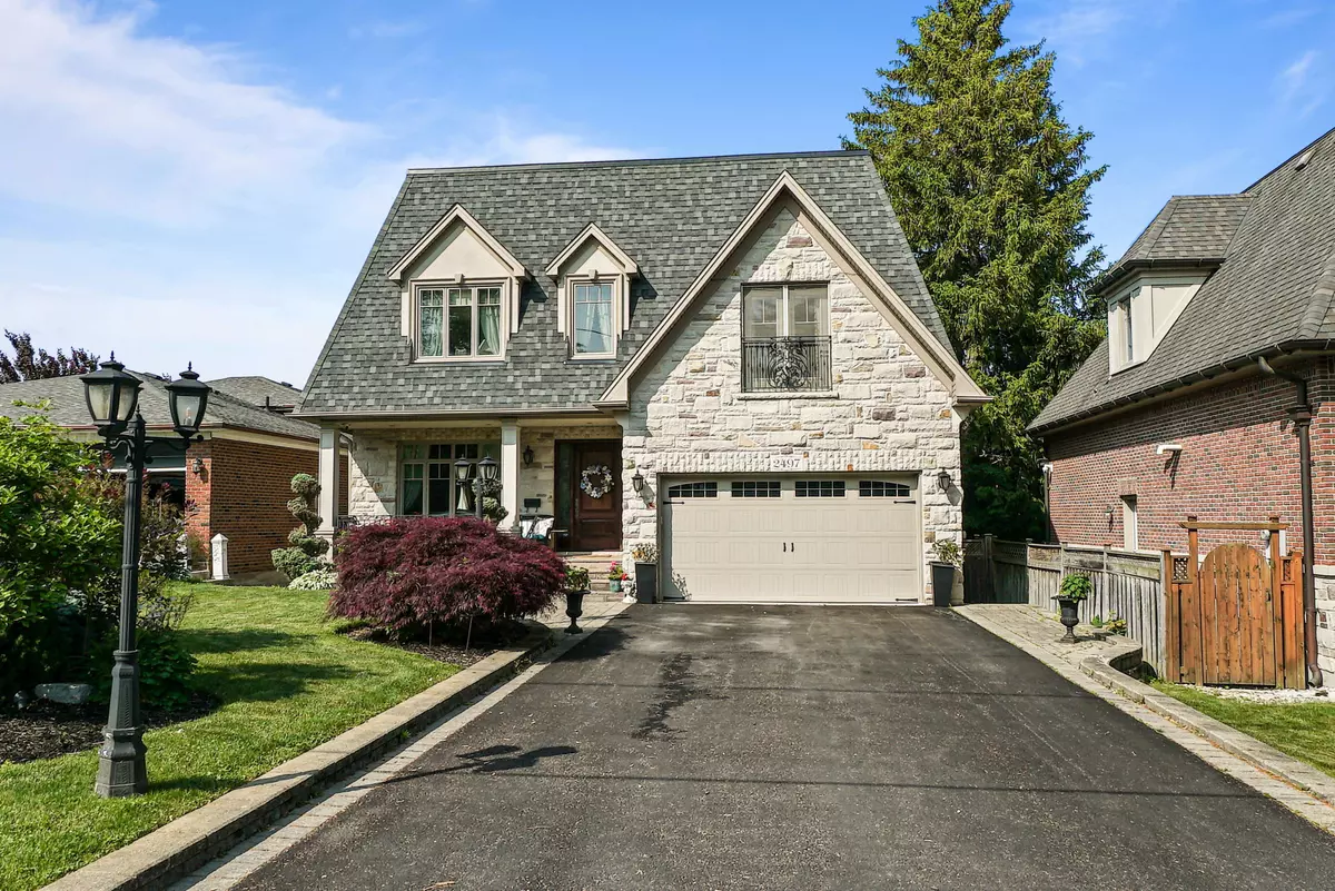 Mississauga, ON L5C 1Y9,2497 Sharon CRES