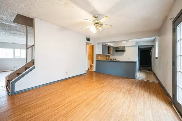 Arlington, TX 76010,816 Hillcrest Drive