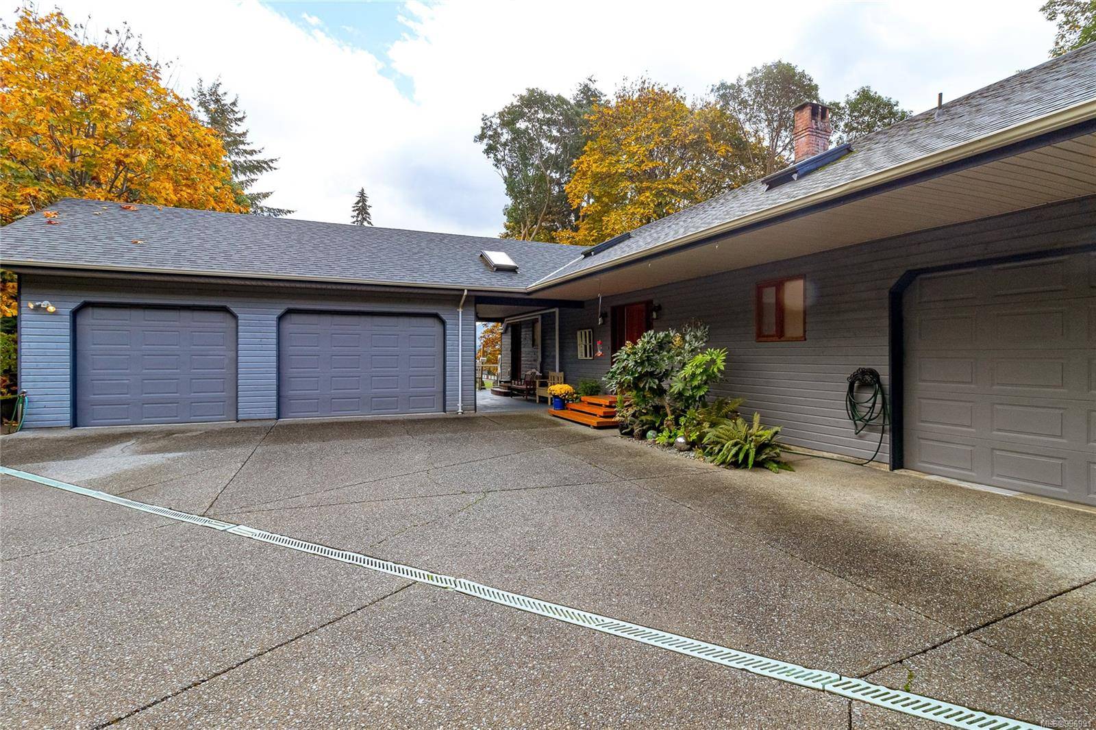 Youbou, BC V0R 3E0,10662 Alder Cres