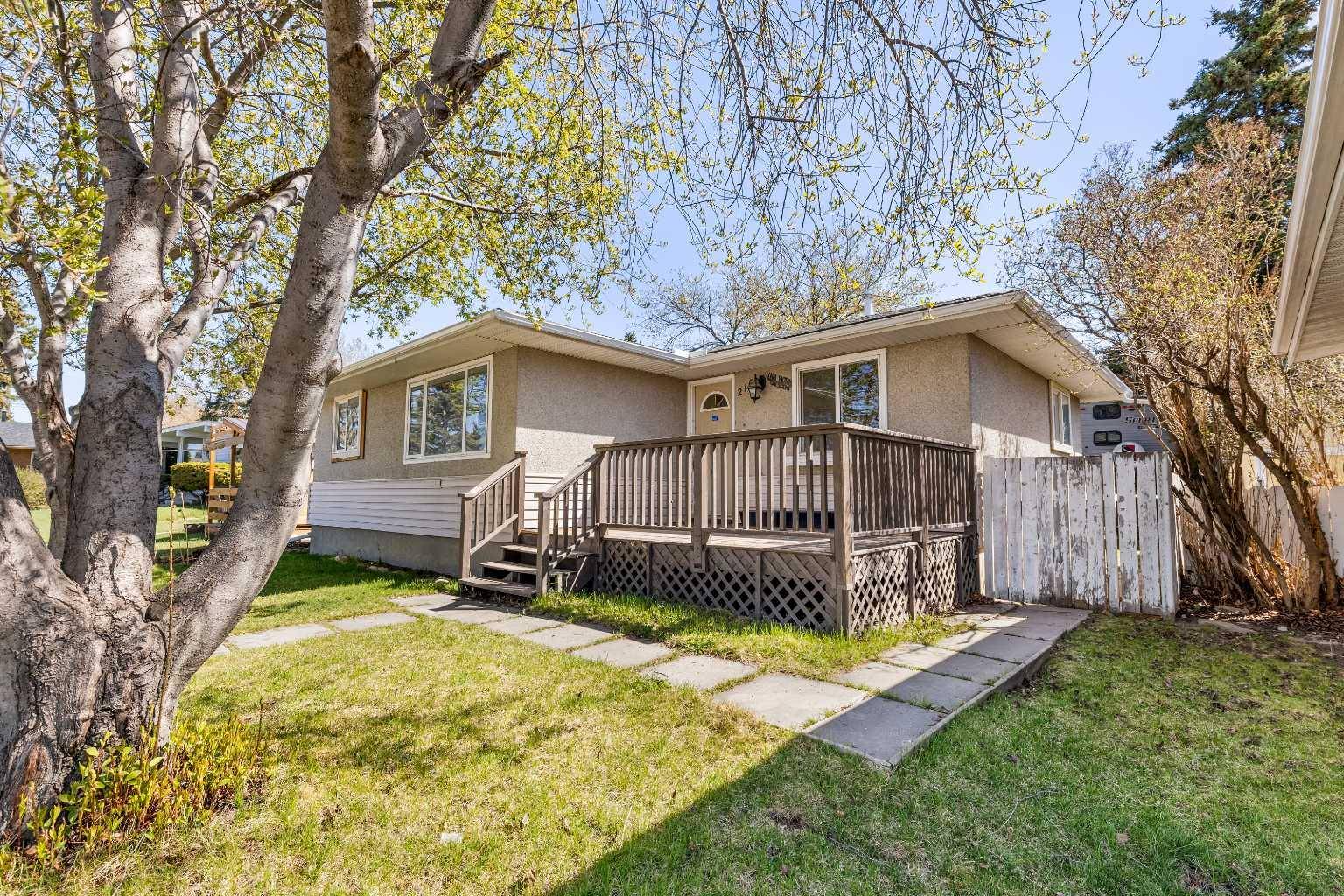 Calgary, AB T2E 6H1,216 Van Horne CRES NE