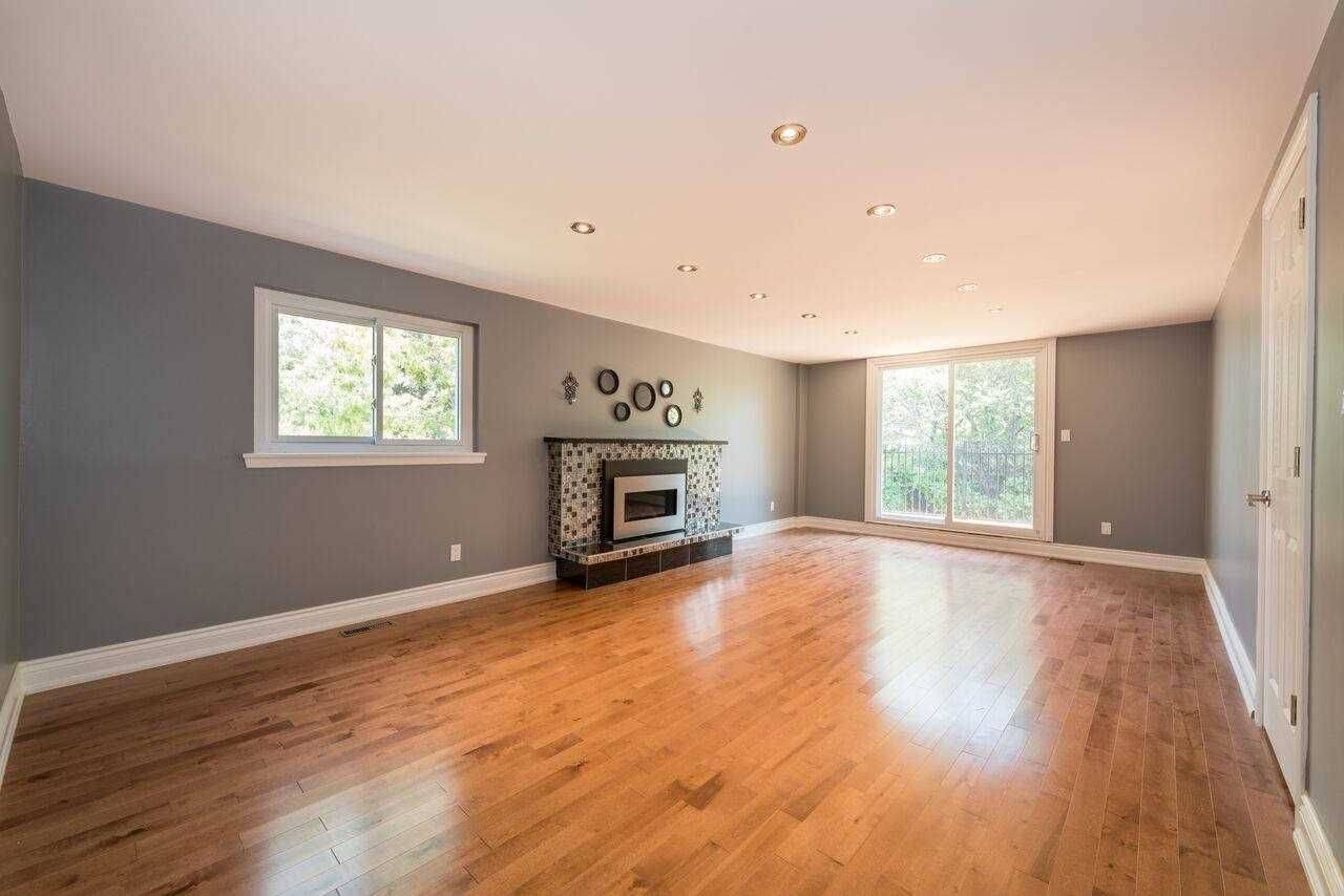 Mississauga, ON L5C 1N2,1116 Pomona CT