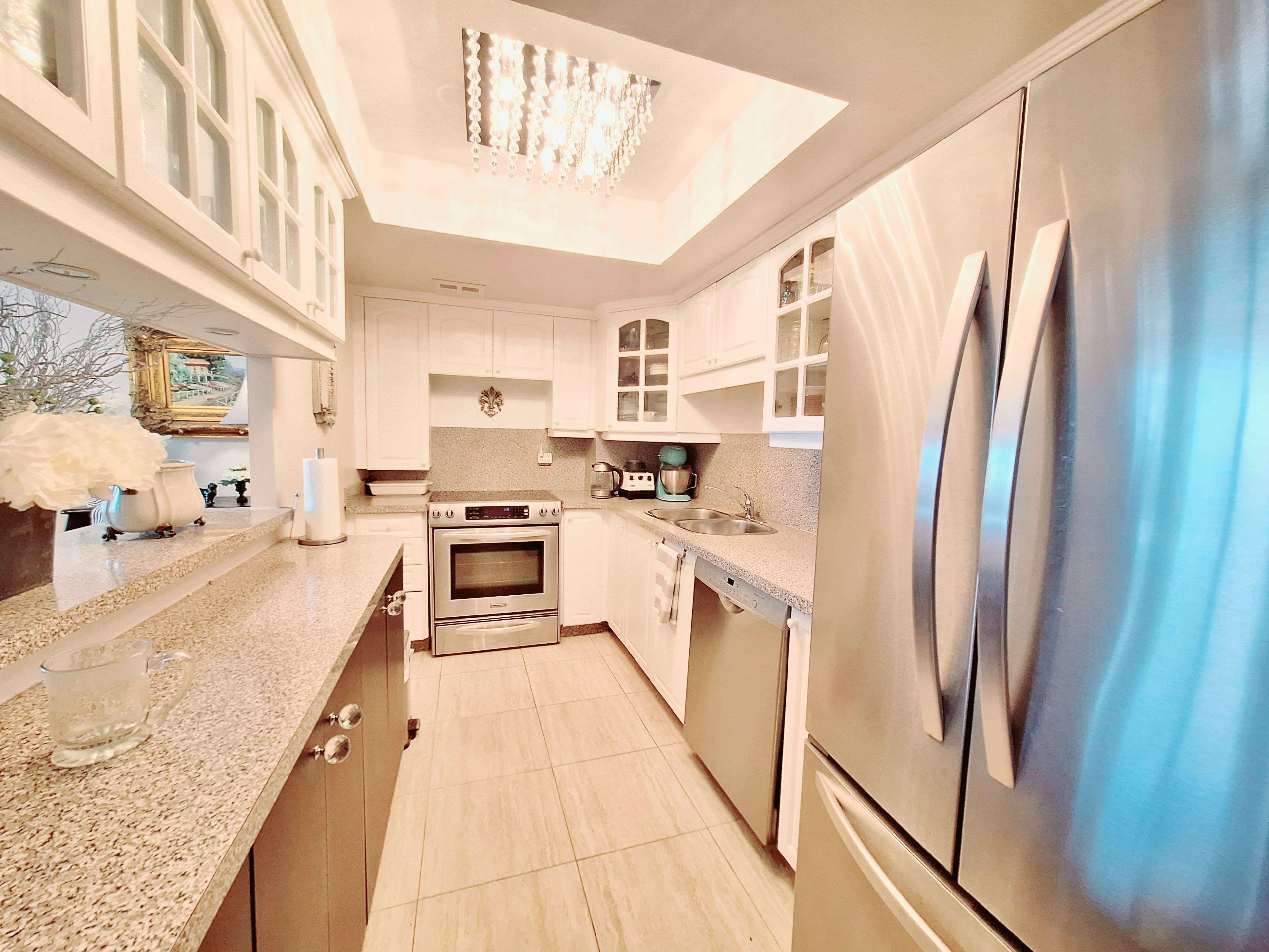 Mississauga, ON L5B 3W3,300 Webb DR #1001