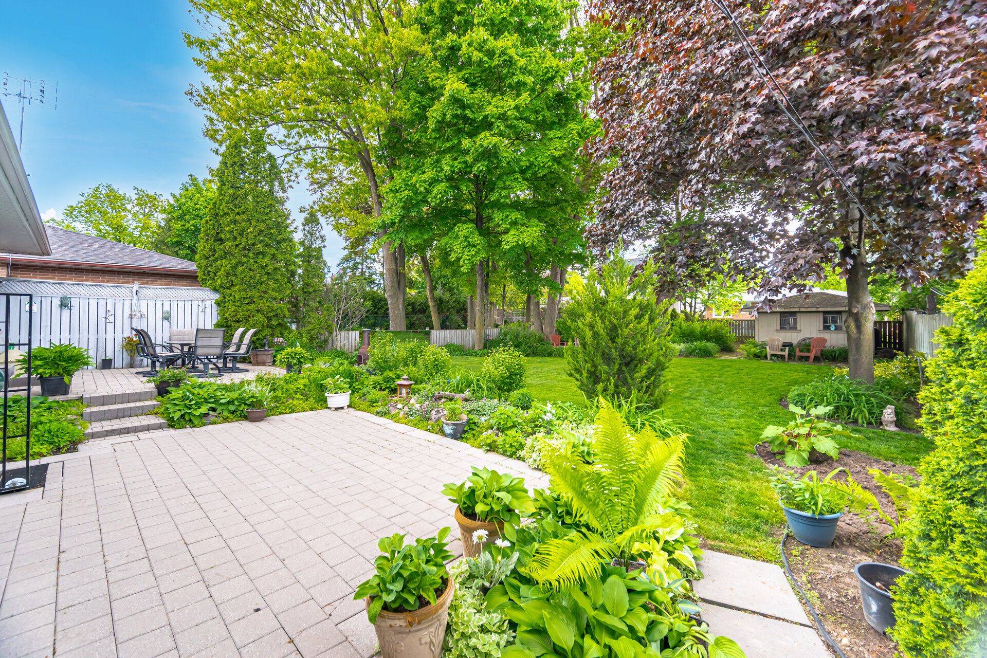 Toronto W08, ON M9B 2H3,26 Alanmeade CRES