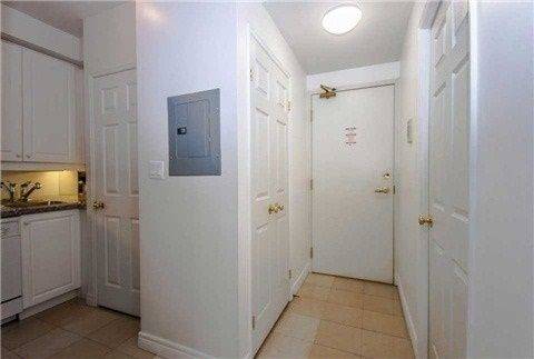 Toronto C08, ON M4W 3W6,55 Bloor ST E #1806