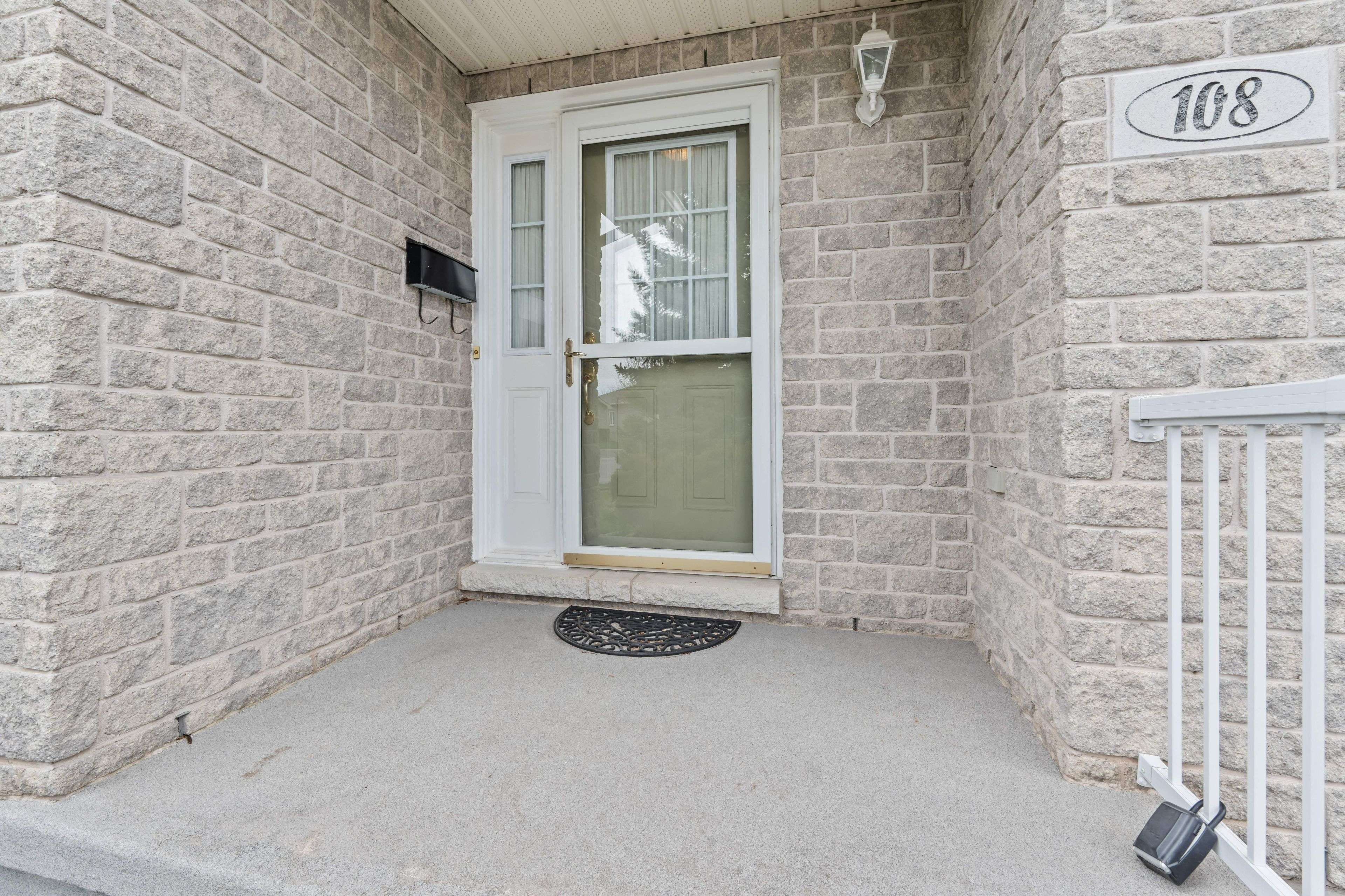 Kingston, ON K7P 3H7,108 SHERIDAN ST