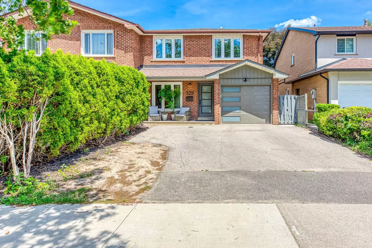 Mississauga, ON L5M 2N3,329 Hillside DR #Upper