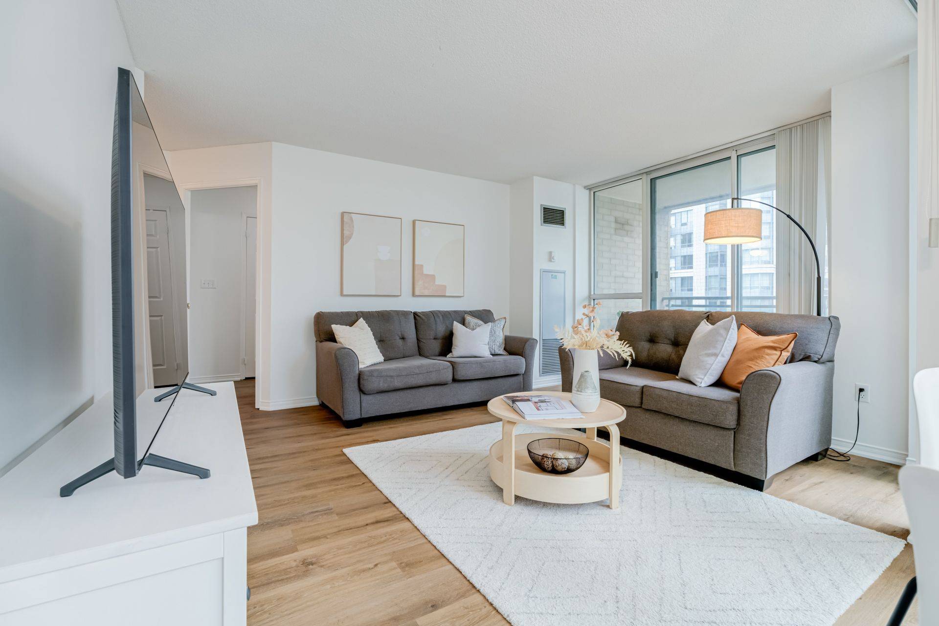 Toronto C14, ON M2M 4L5,29 Pemberton AVE #701