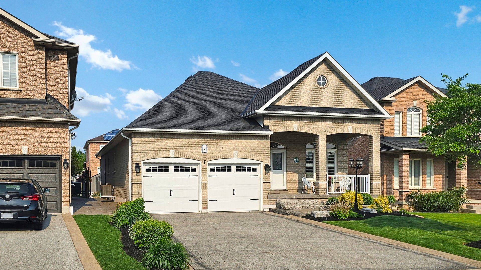 7 Emily CT, Richmond Hill, ON L4E 4E5