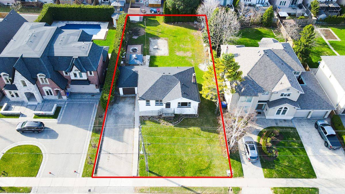 Vaughan, ON L4J 1A8,229 Crestwood RD