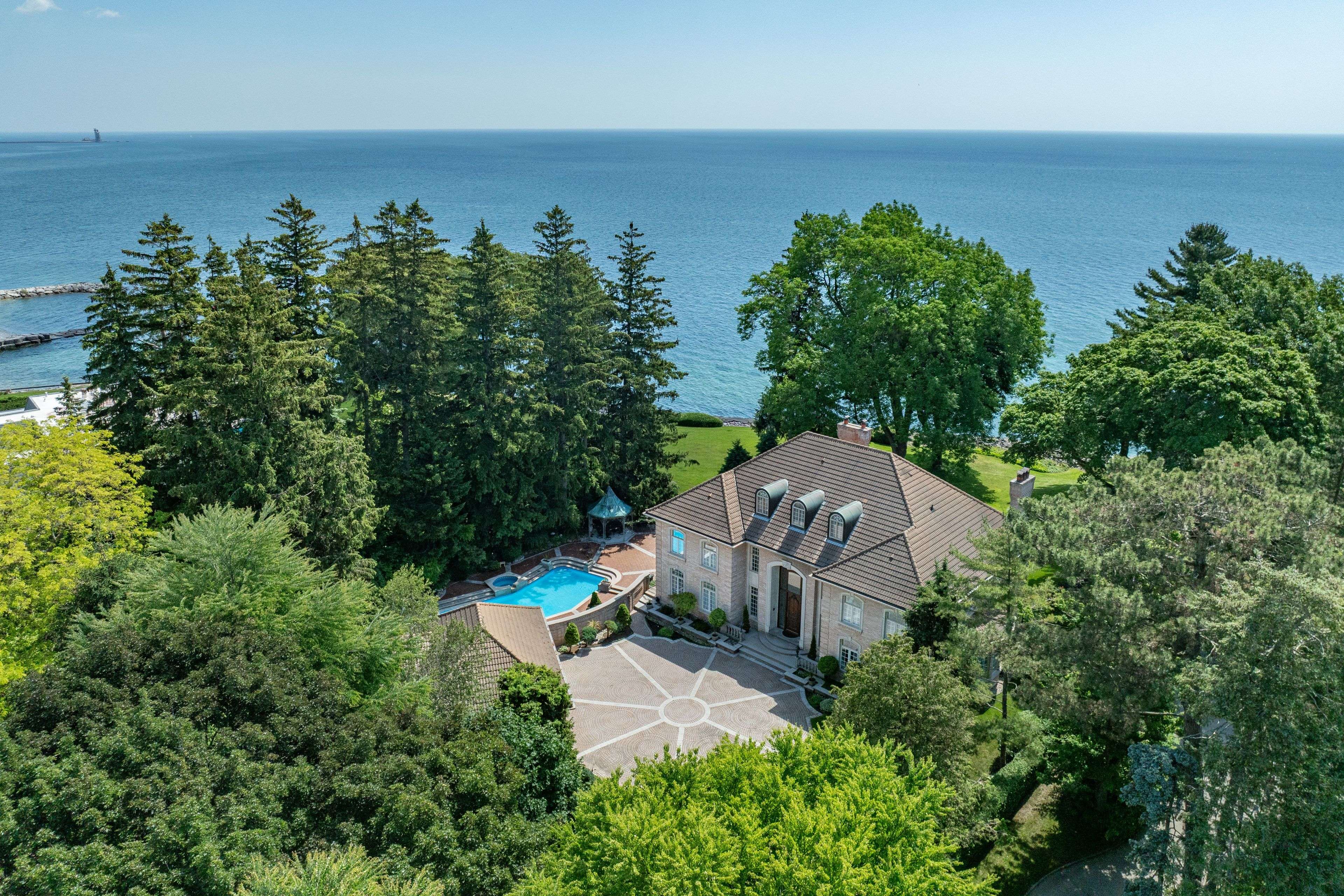 49 Cox DR, Oakville, ON L6J 4P8