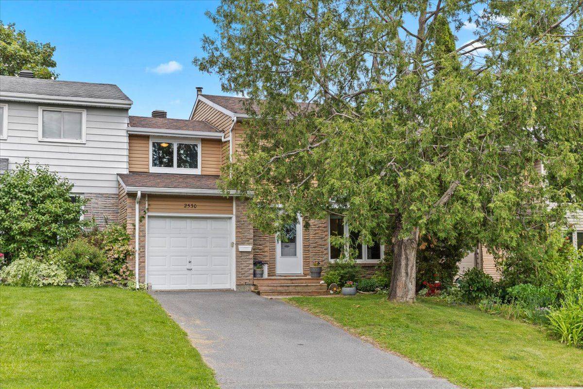 2530 Autumn Hill CRES, Blackburn Hamlet, ON K1B 4M7