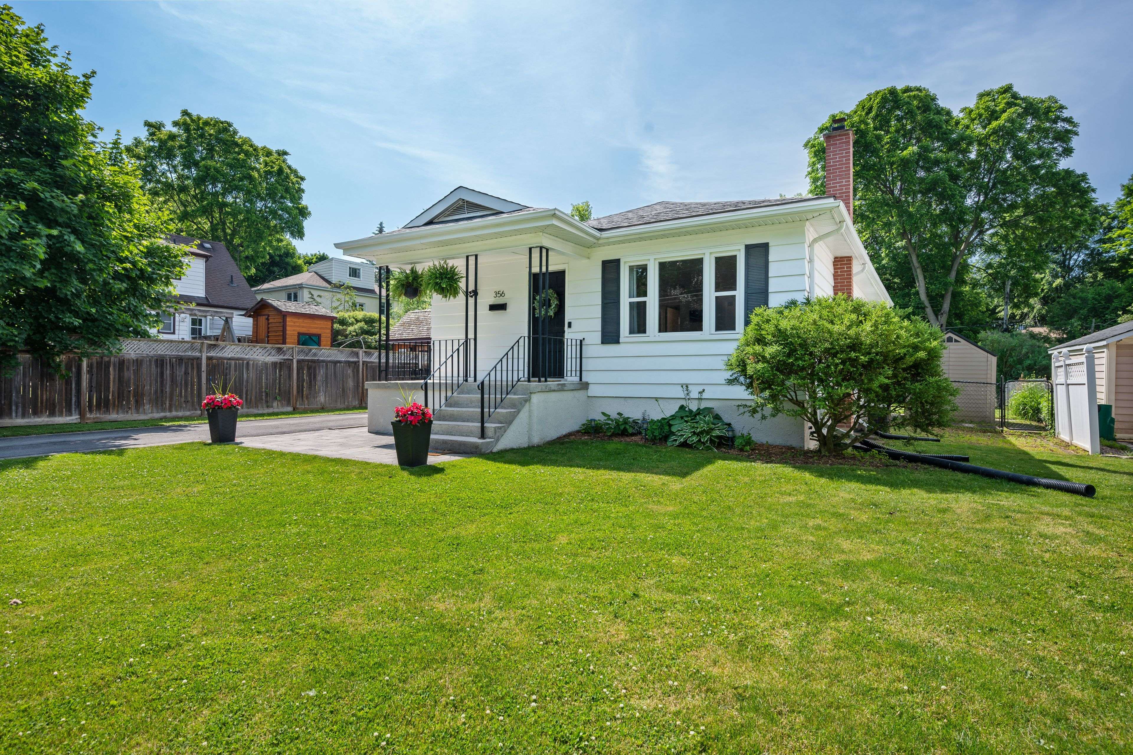 Kingston, ON K7M 3K2,356 Glengarry ST