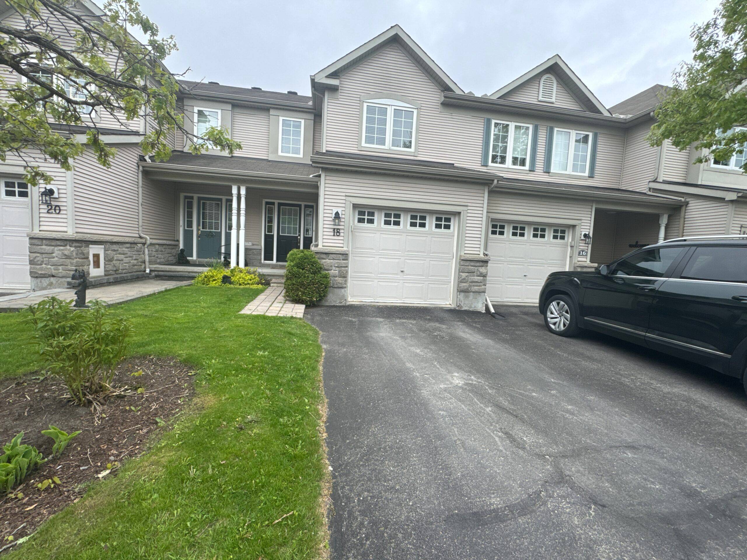 18 Midwood Private #1, Barrhaven, ON K2J 5L6