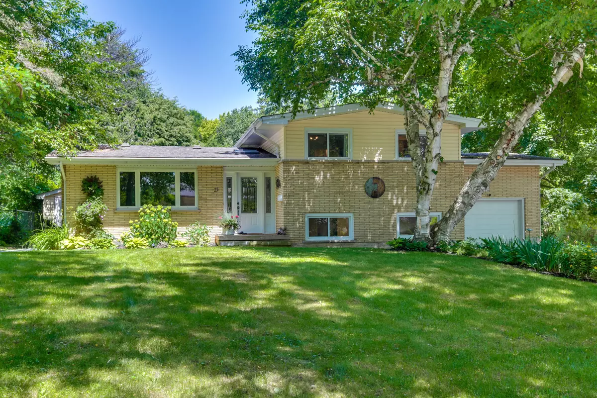 London North, ON N6G 1X4,21 Brentwood CRES
