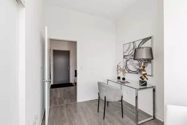 Toronto C15, ON M2J 0H4,38 Forest Manor RD #206