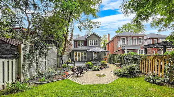 Toronto C03, ON M5P 2A9,182 Duplex AVE