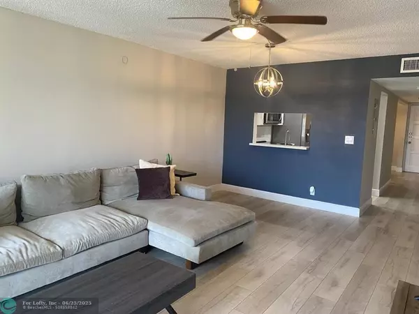 Pompano Beach, FL 33062,777 S Federal Hwy #305E