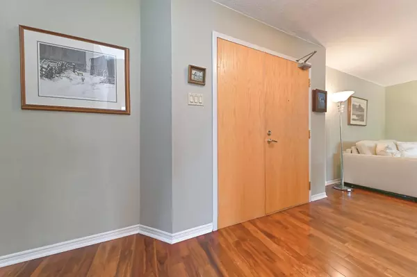 Brampton, ON L6V 4A8,58 church ST E #402