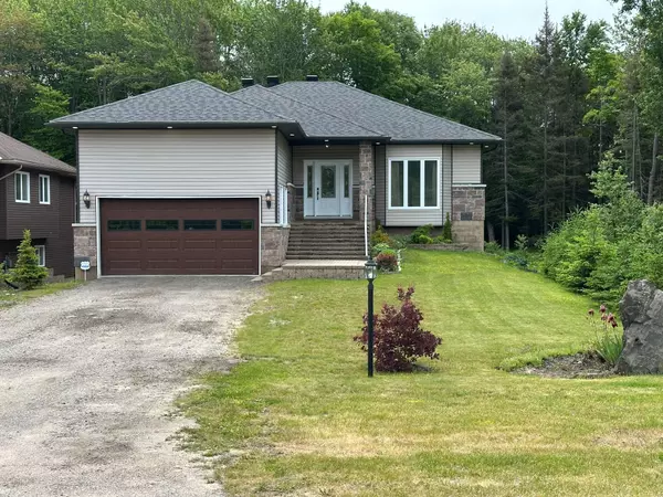 473 Carmichael DR, North Bay, ON P1B 8G2