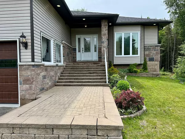 North Bay, ON P1B 8G2,473 Carmichael DR