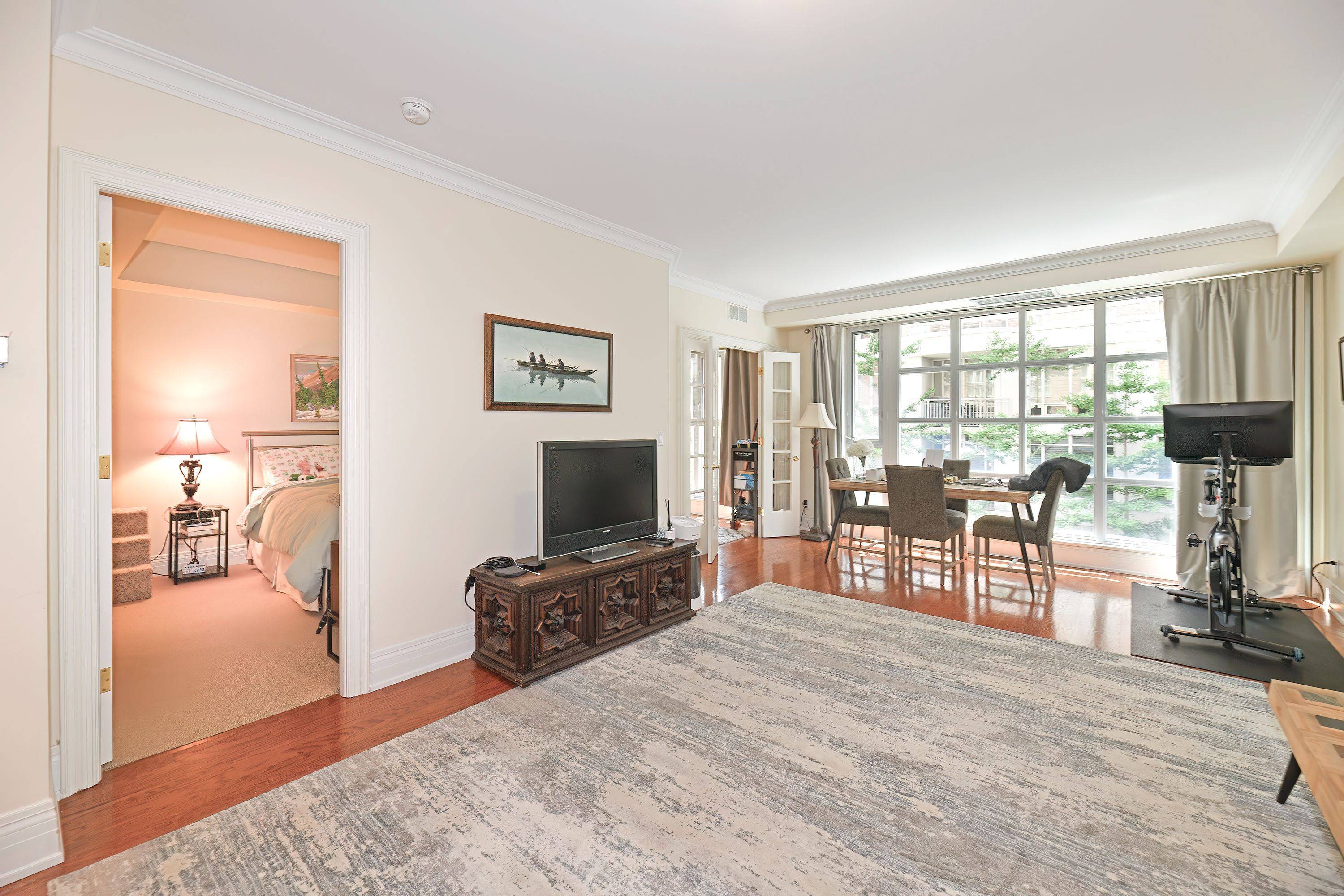 Toronto C02, ON M4V 3C7,33 Delisle AVE #304