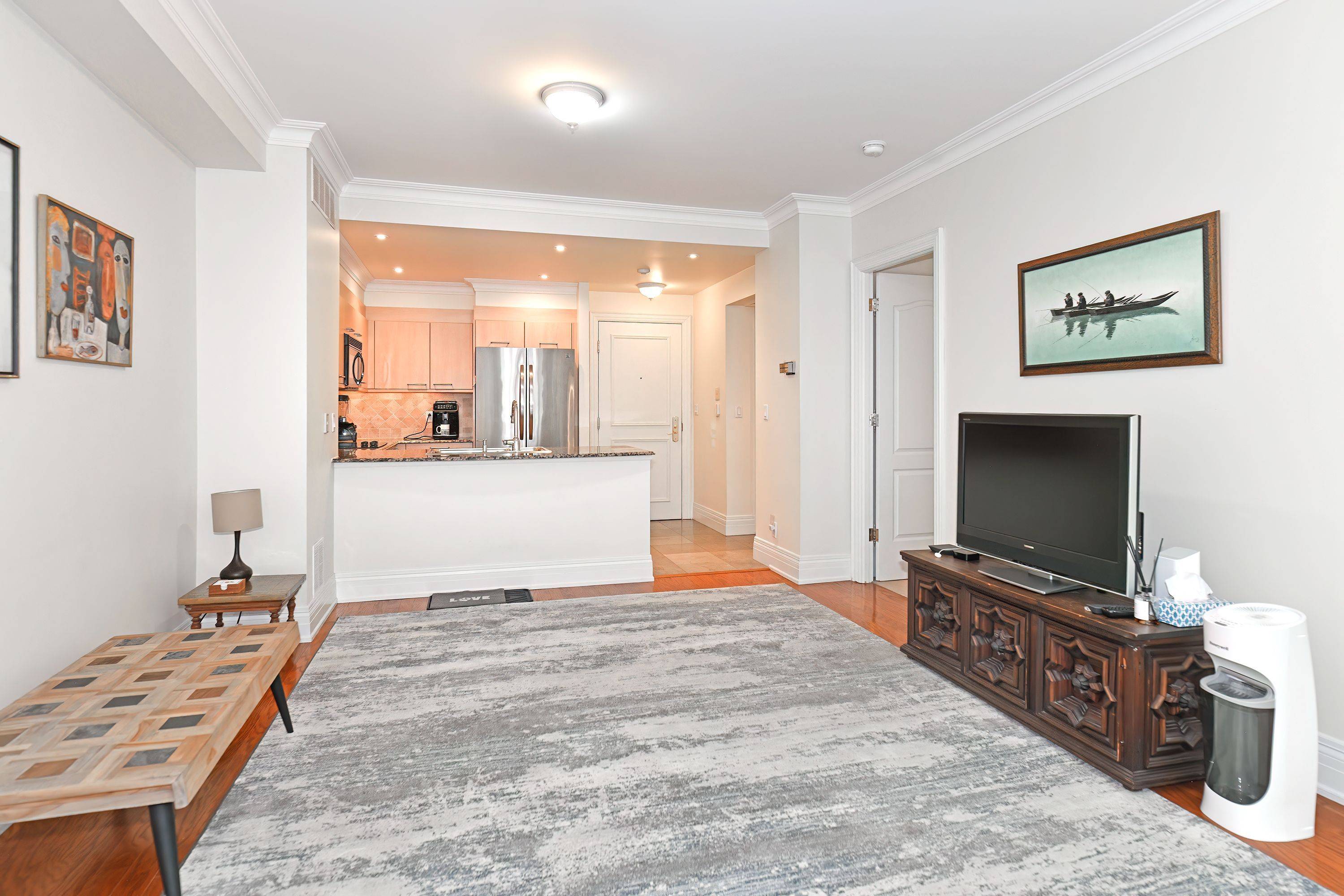 Toronto C02, ON M4V 3C7,33 Delisle AVE #304
