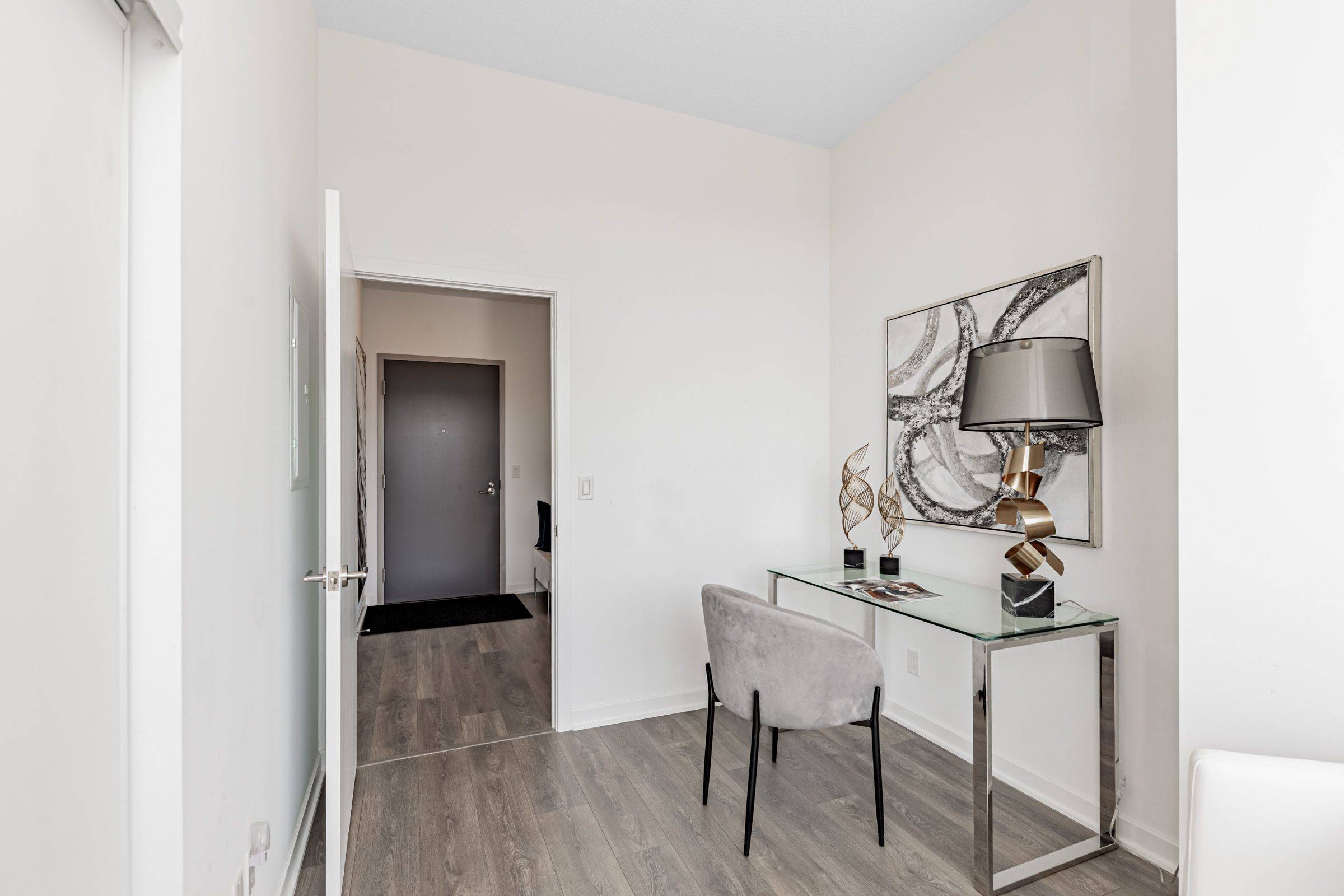 Toronto C15, ON M2J 0H4,38 Forest Manor RD #206