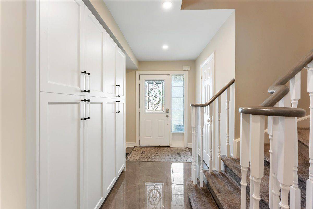 Whitby, ON L1N 0C7,15 Oceanpearl CRES