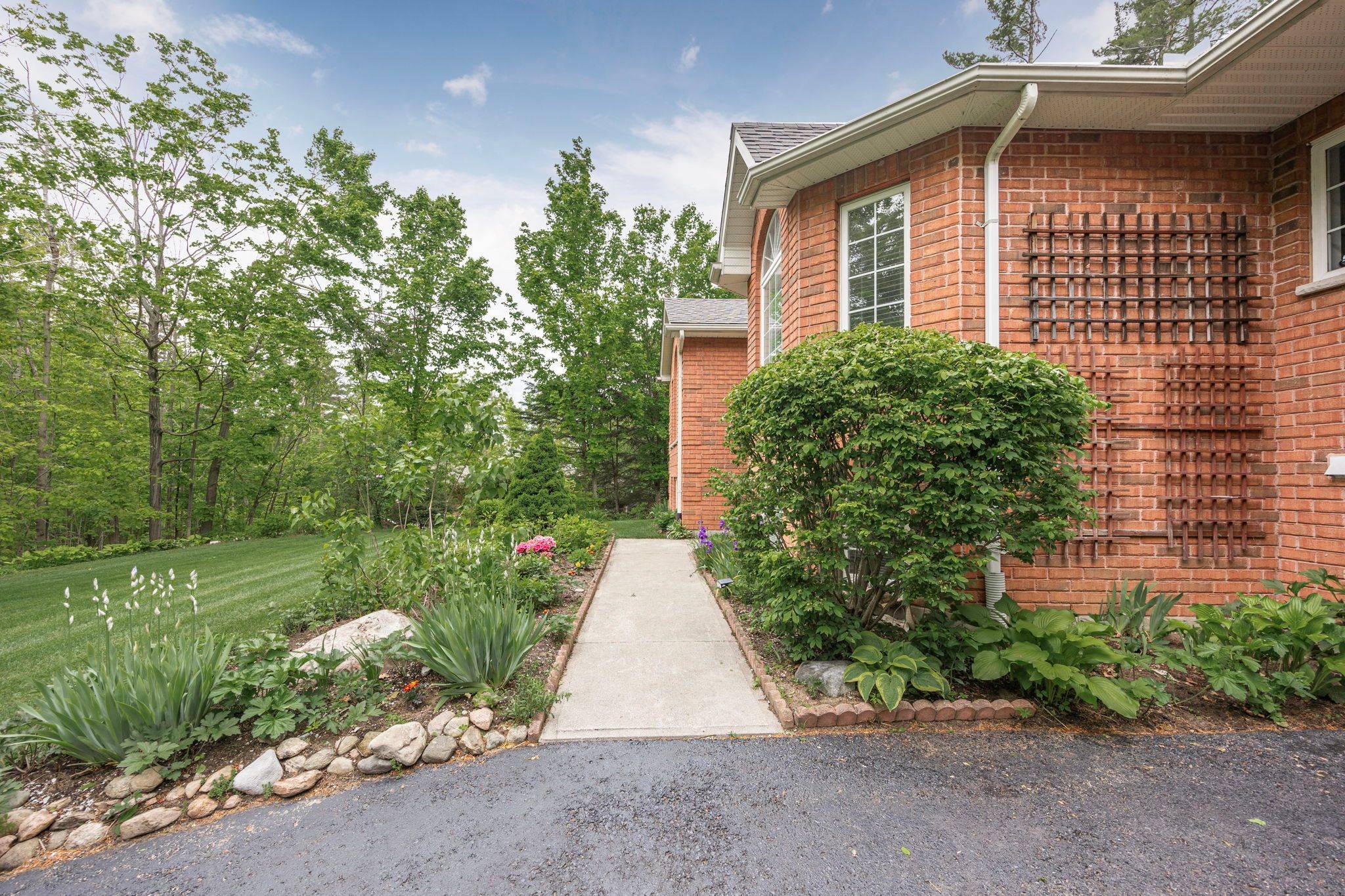 Oro-medonte, ON L0L 2L0,7 Pineview DR