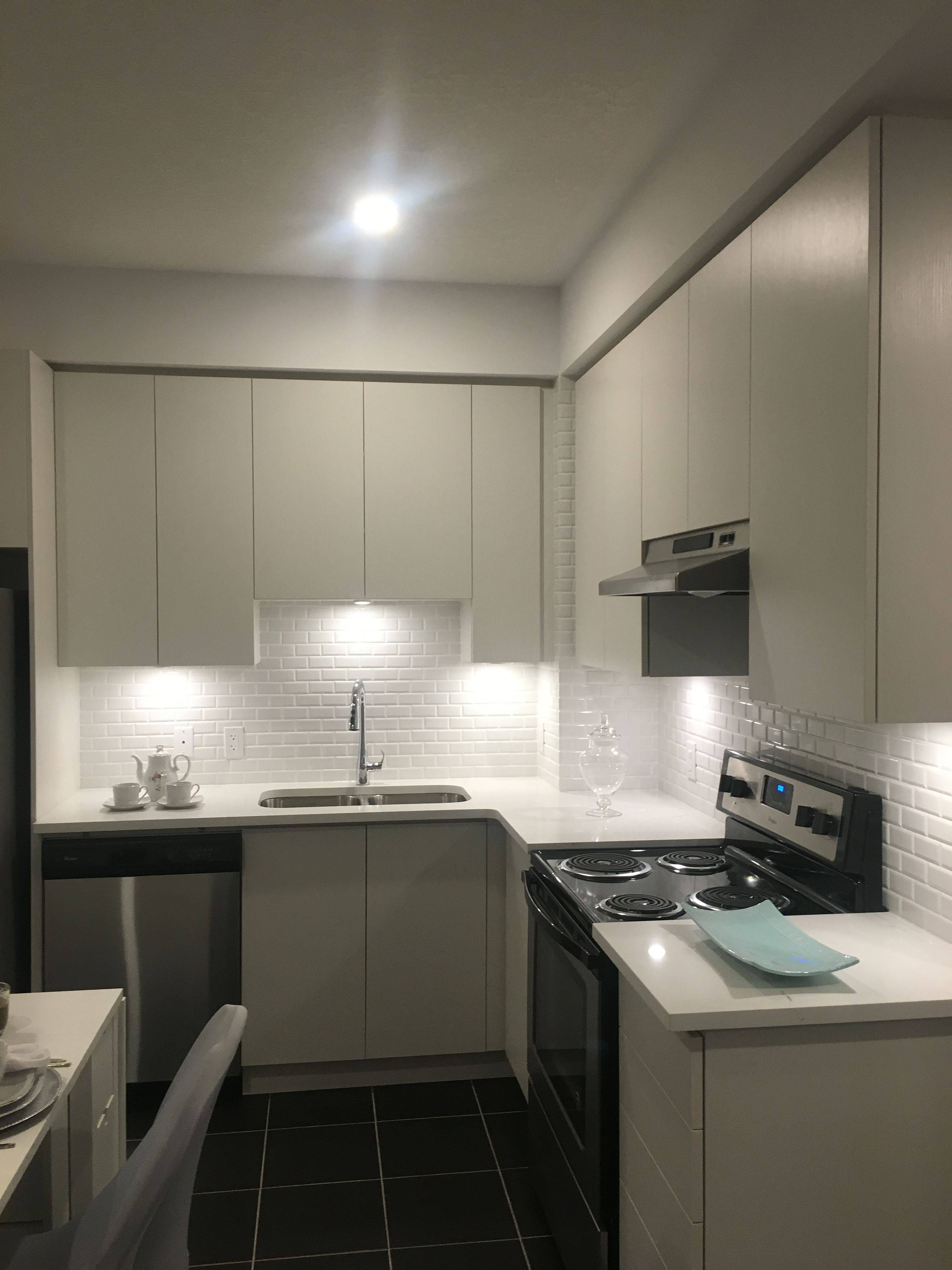 Oakville, ON L6M 0Y5,2490 Old Bronte RD #402