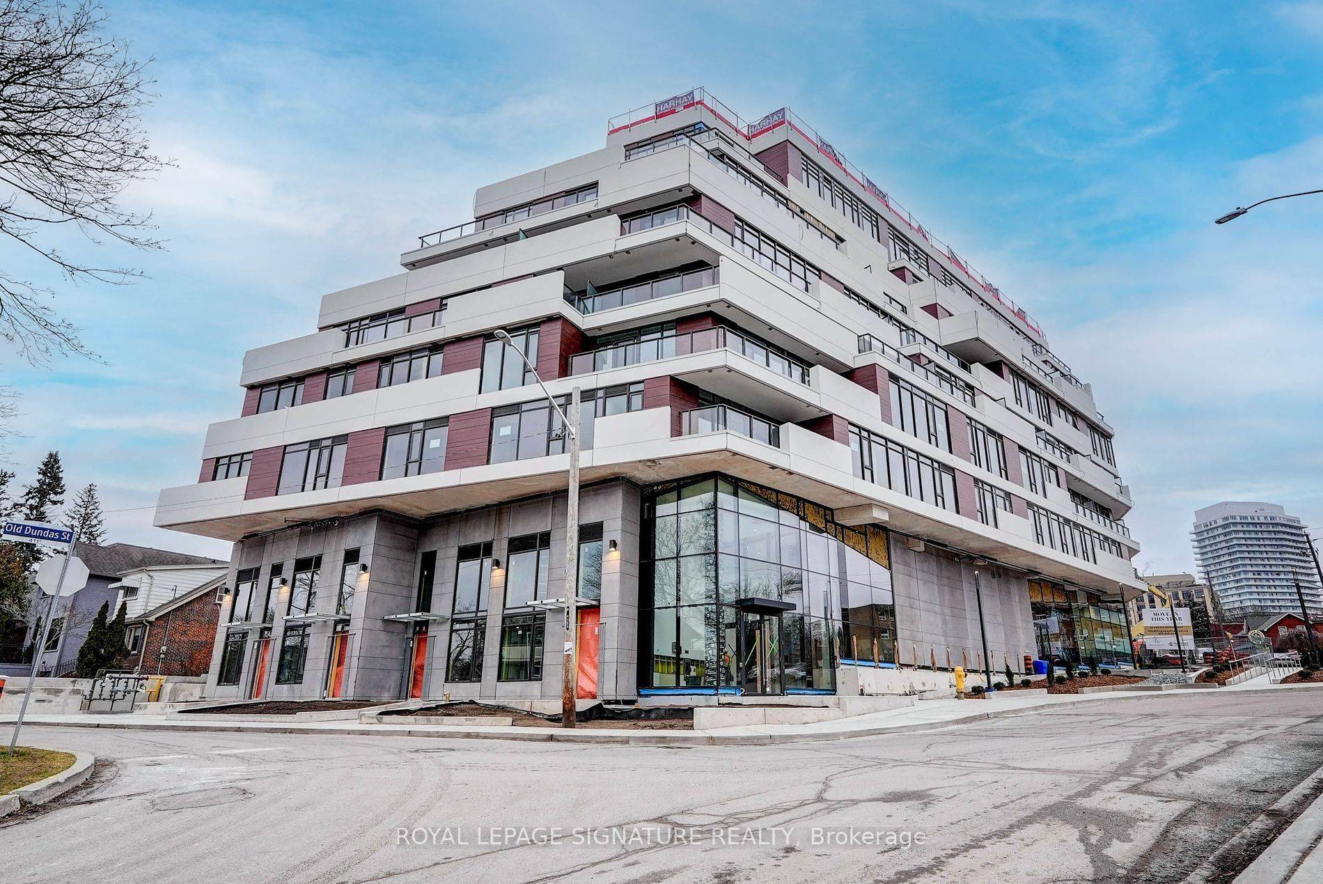 160 Kingsway CRES #501, Toronto W08, ON M8X 2R6