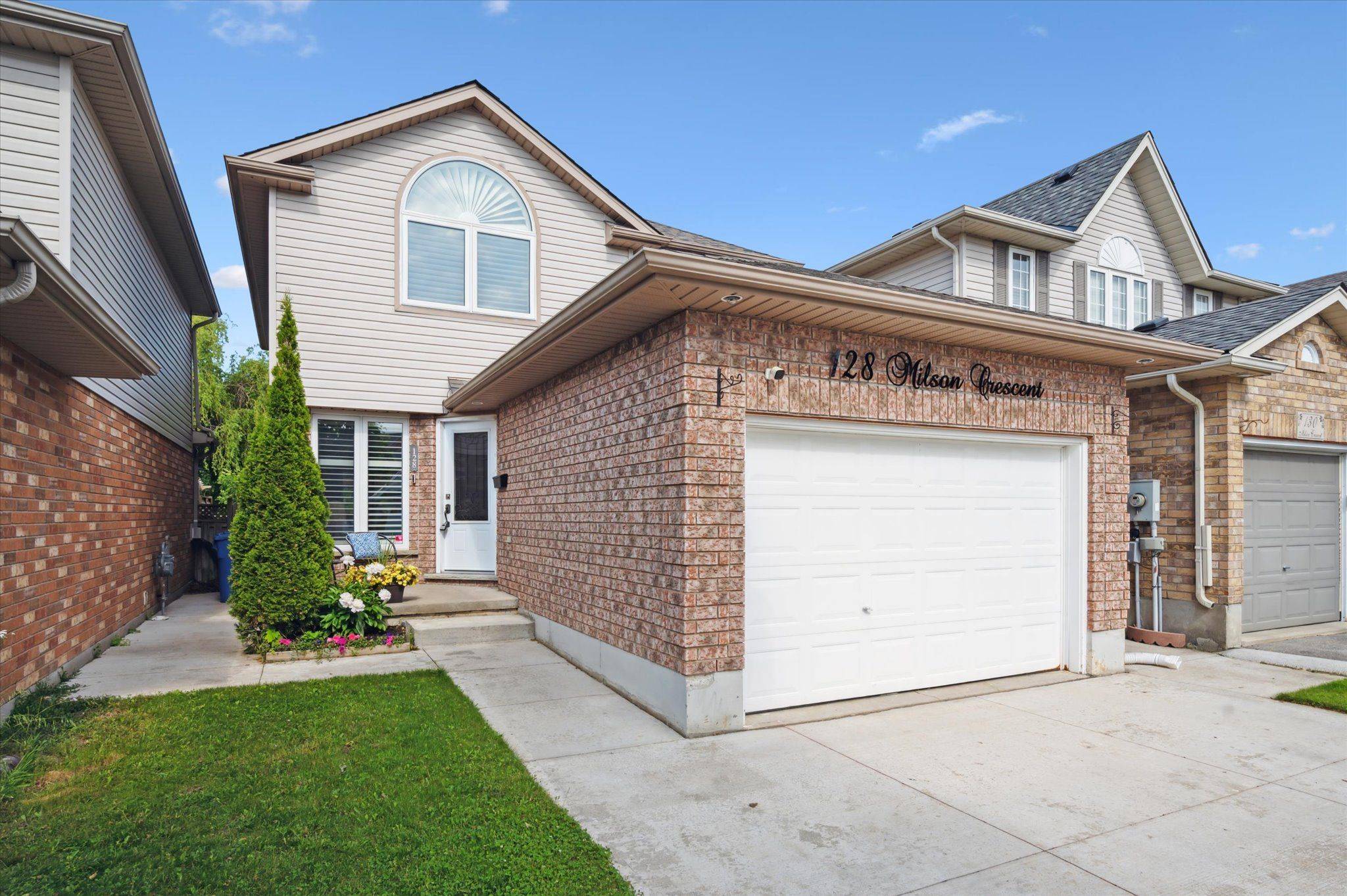 Guelph, ON N1C 1G5,128 Milson CRES