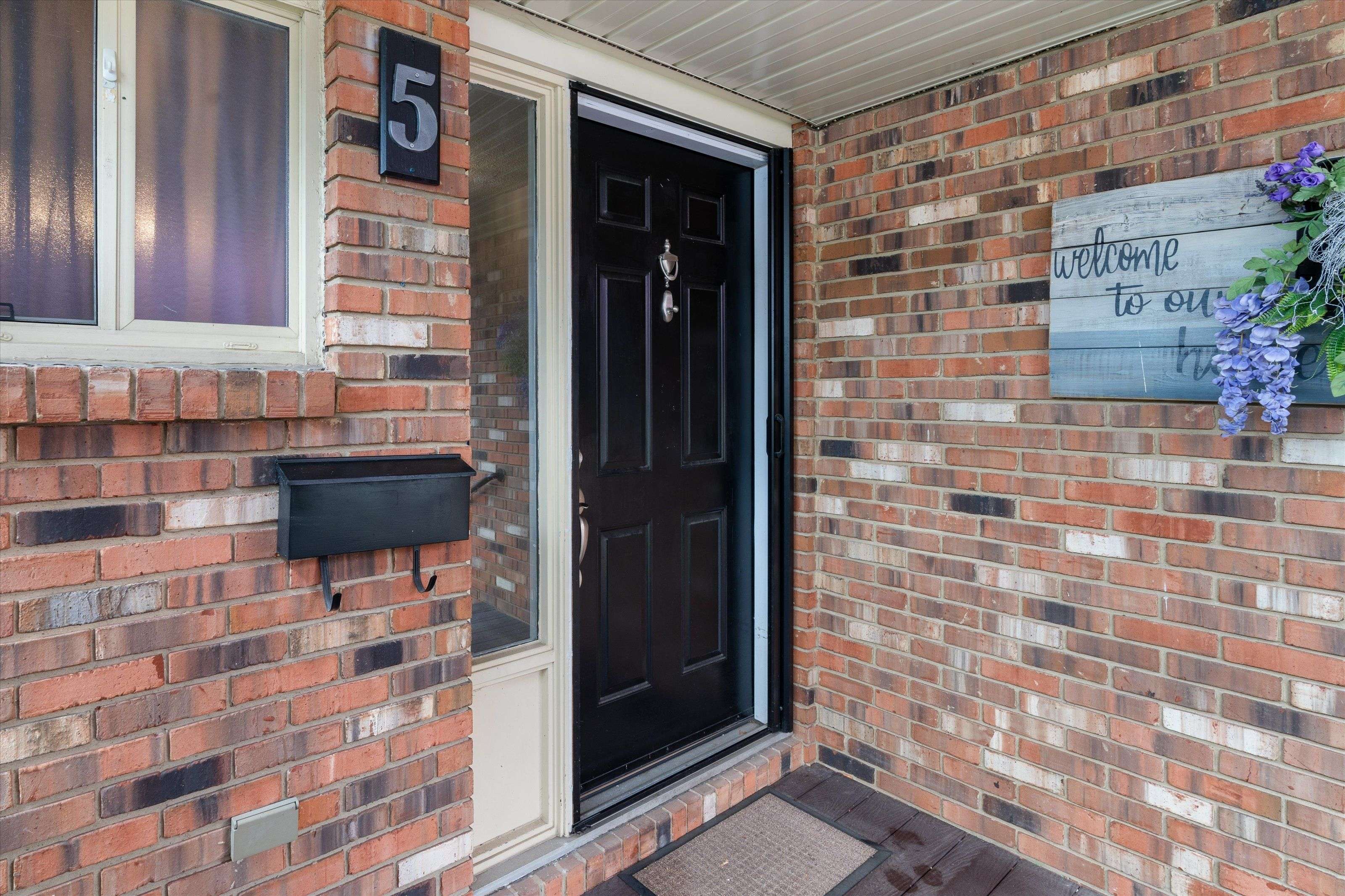 St. Catharines, ON L2S 3C7,5 Barnaby DR