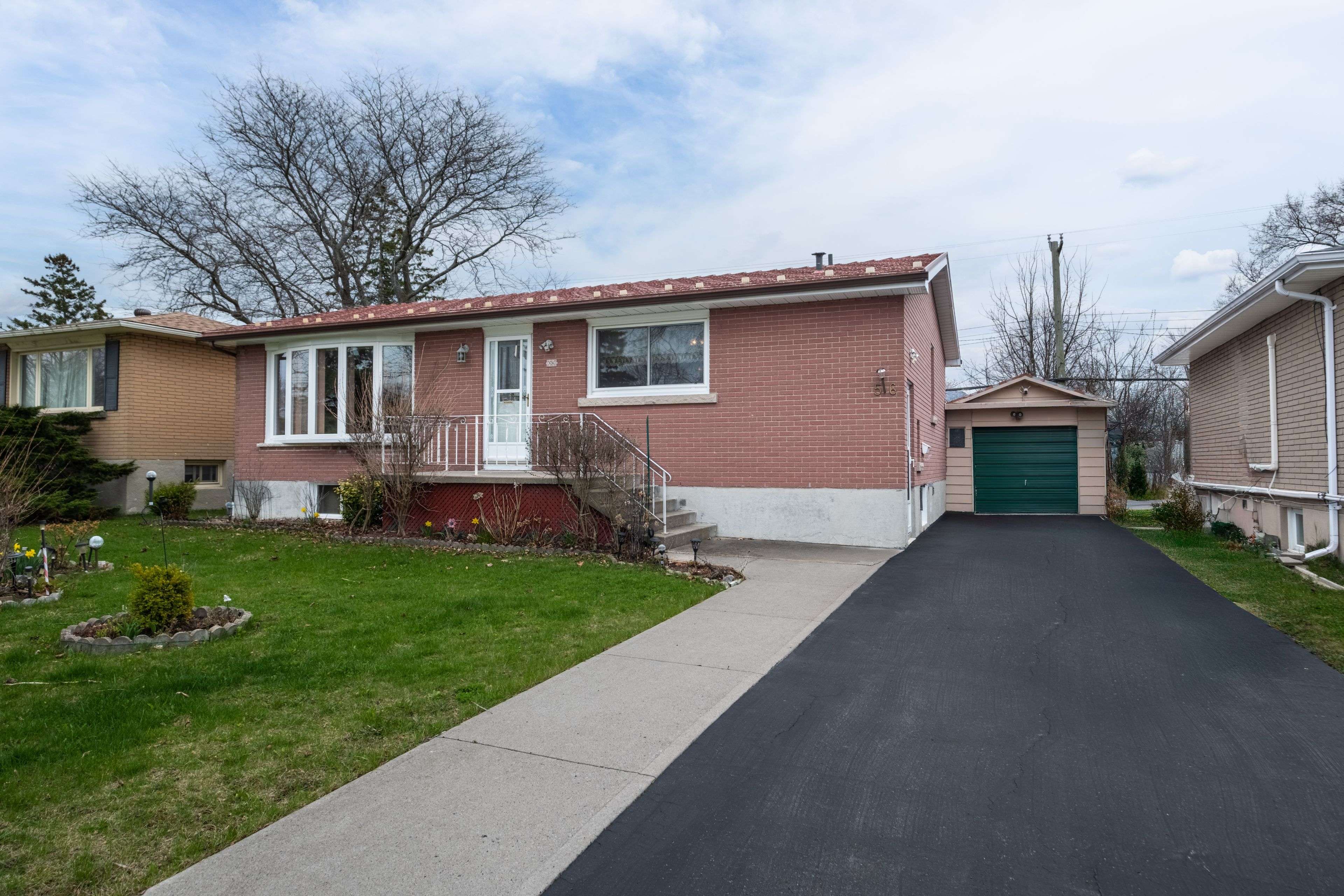 Kingston, ON K7M 1Z5,56 Campbell CRES