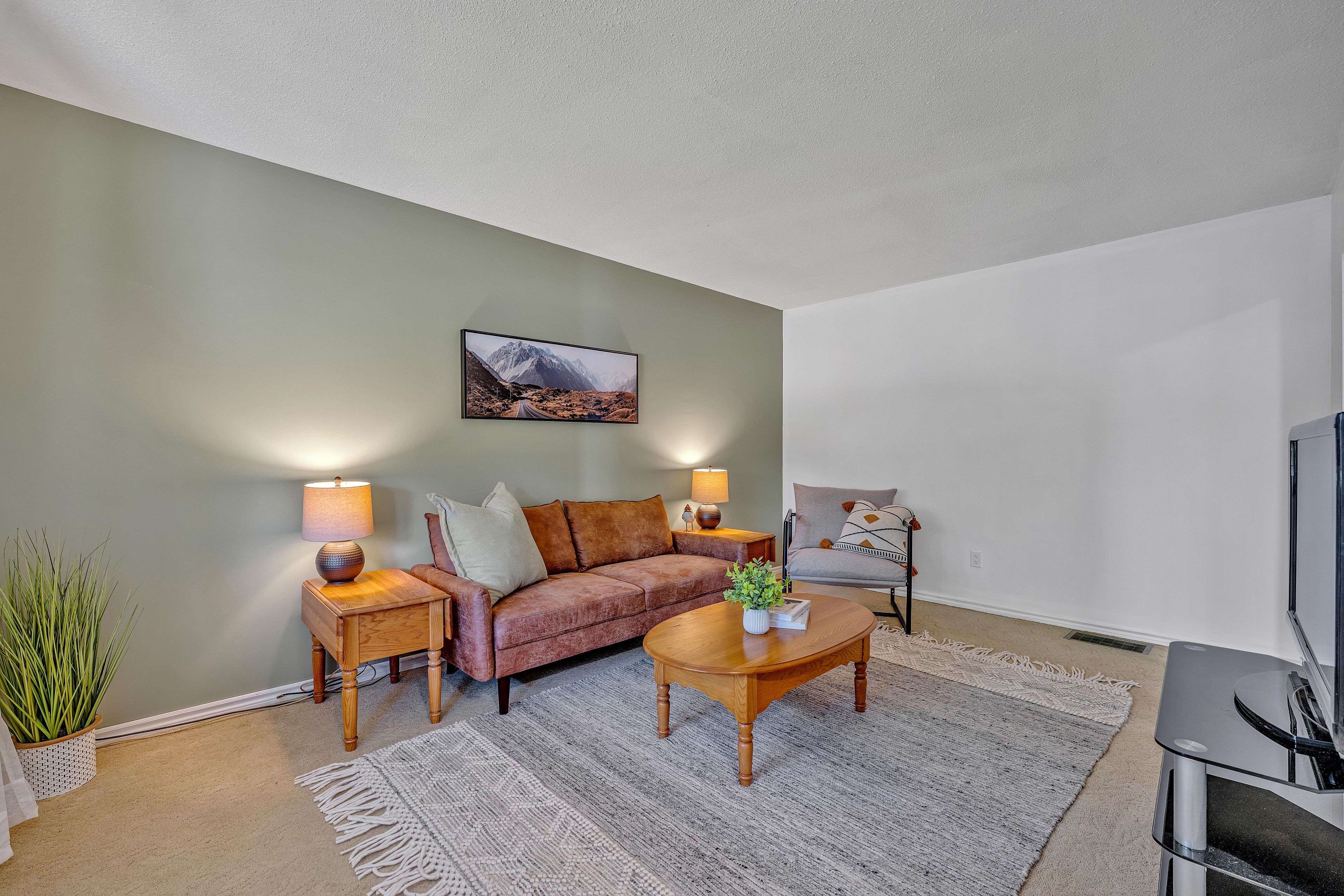 Peterborough South, ON K9J 1G7,21 Rideau CRES