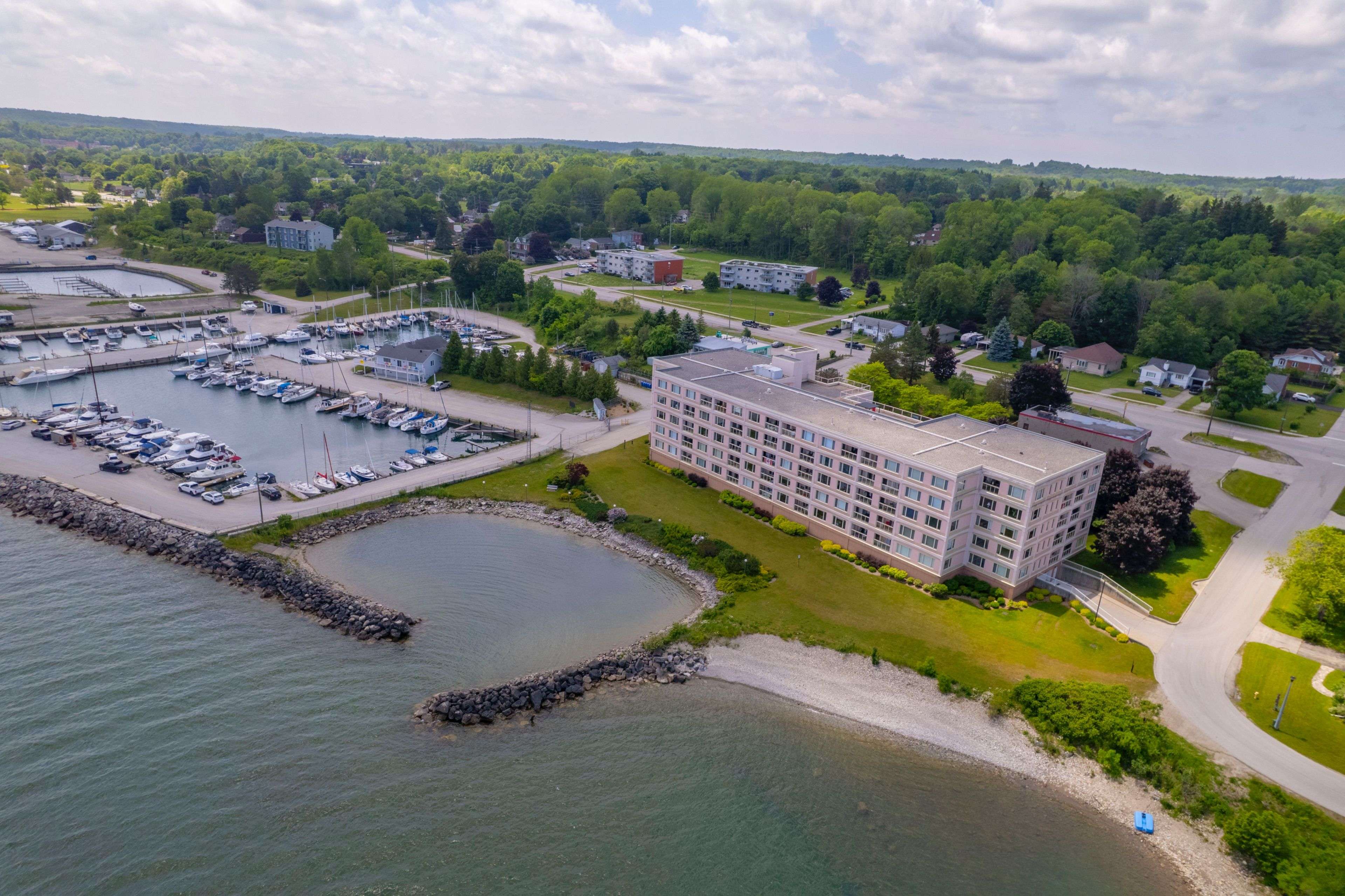 Georgian Bluffs, ON N4K 6T8,2555 3rd AVE W #309