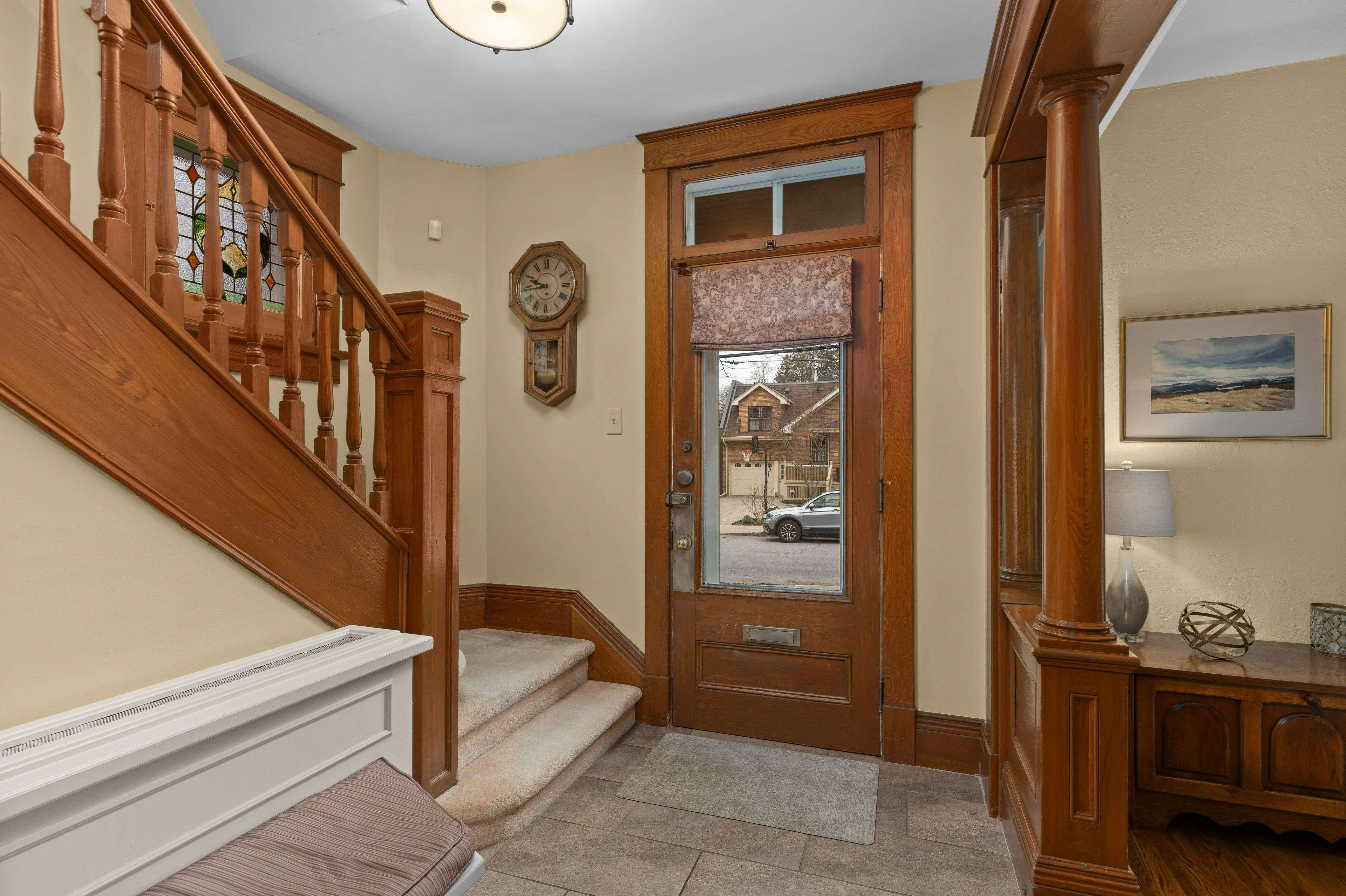 Kingston, ON K7L 3Y7,127 Beverley ST
